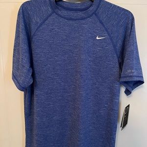 Mens M Nike dry shirt